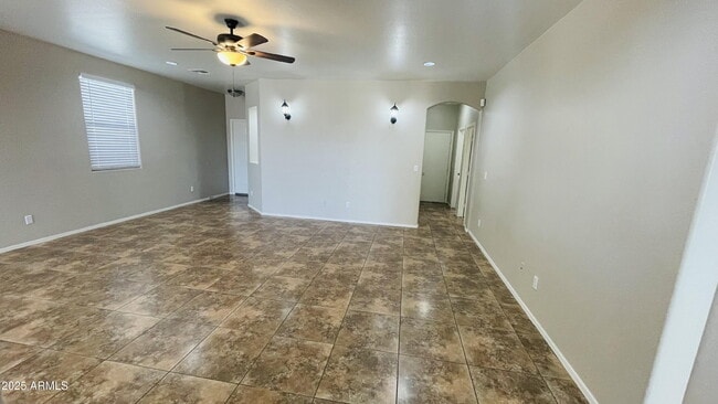 42447 W Capistrano Dr in Maricopa, AZ - Building Photo - Building Photo