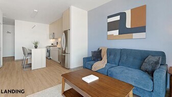 513 S Damen Ave, Unit 1312 in Chicago, IL - Building Photo