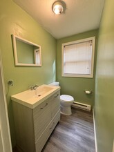 42 Mammoth Rd in Londonderry, NH - Building Photo - Building Photo