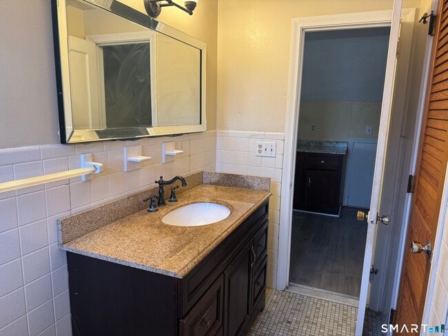 138 E Barber St in Windsor, CT - Building Photo - Building Photo