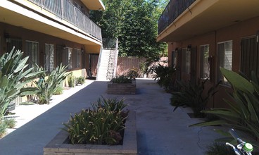 Park Villas in San Diego, CA - Building Photo - Building Photo