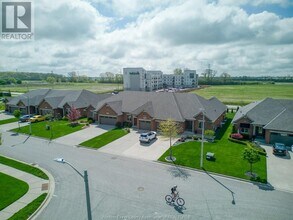 1041 Branoff St in Lasalle, ON - Building Photo - Building Photo