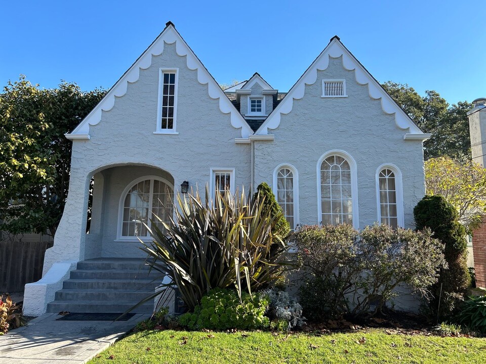 517 Neilson St in Berkeley, CA - Building Photo