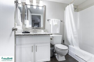 5704 W Thomas Rd, Unit 229 in Phoenix, AZ - Building Photo - Building Photo