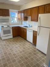 650 E Broad St, Unit 1 in Quakertown, PA - Building Photo - Building Photo