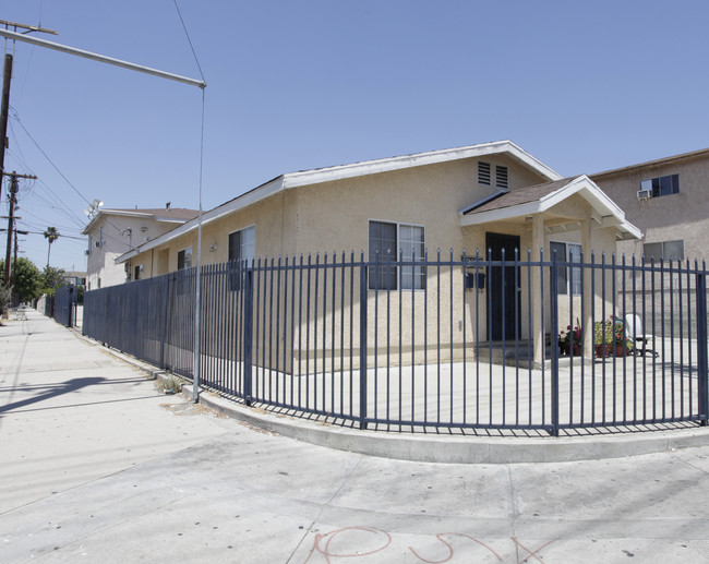 6808 Agnes Ave in North Hollywood, CA - Building Photo - Building Photo