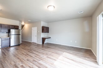 Jackson Heights Apartments & Townhomes in Harrisburg, SD - Foto de edificio - Interior Photo