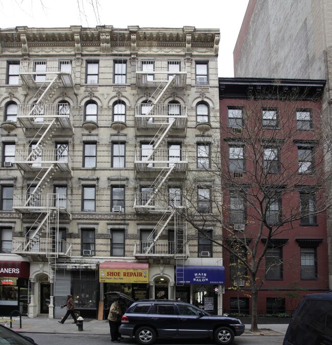 132-134 East 17th Street in New York, NY - Foto de edificio - Building Photo