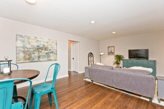 5536 N Sheridan Rd in Chicago, IL - Building Photo - Building Photo