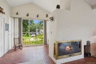 33 Beach Rd in Laurel, NY - Building Photo - Building Photo