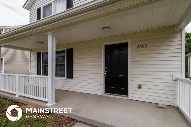6509 Hunters Creek Blvd in Louisville, KY - Building Photo - Building Photo