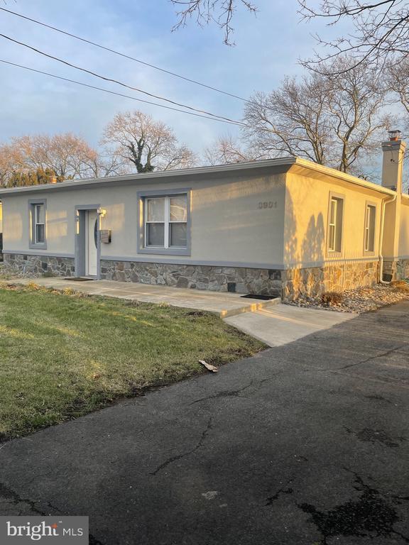 property at 3901 Richmond St