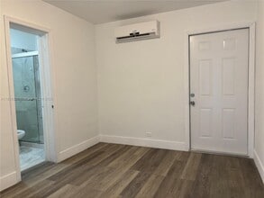 214 NW 46th Ave in Miami, FL - Building Photo - Building Photo