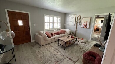 5702 Cedar Forest Dr S in Jacksonville, FL - Building Photo - Building Photo