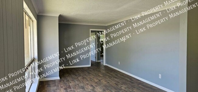 4213 Oakland Terrace in Red Bank, TN - Foto de edificio - Building Photo