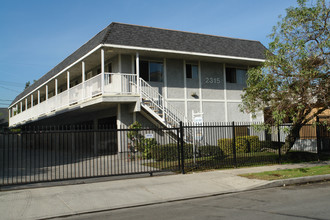 2311-2315 N Fairview St in Burbank, CA - Building Photo - Building Photo