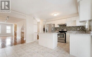 1480 Britannia Rd W in Mississauga, ON - Building Photo - Building Photo