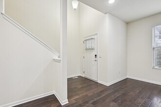 905 Times Square Dr in Aurora, IL - Building Photo - Building Photo