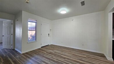 903 W Congress St in Denton, TX - Building Photo - Building Photo