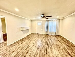 955 S 11th St in Slaton, TX - Building Photo - Building Photo