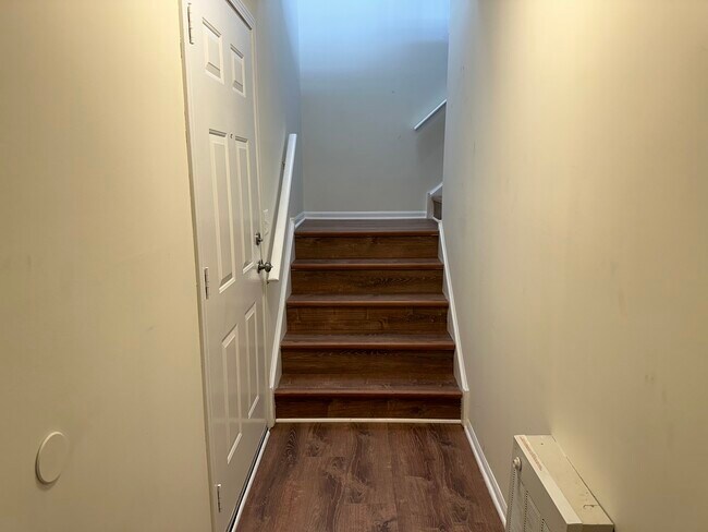1361 Orleans Dr in Mundelein, IL - Building Photo - Building Photo