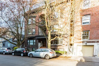 Lismore in Seattle, WA - Building Photo - Building Photo