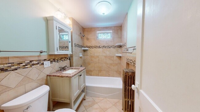 52 Linwood St in Medford, MA - Building Photo - Building Photo