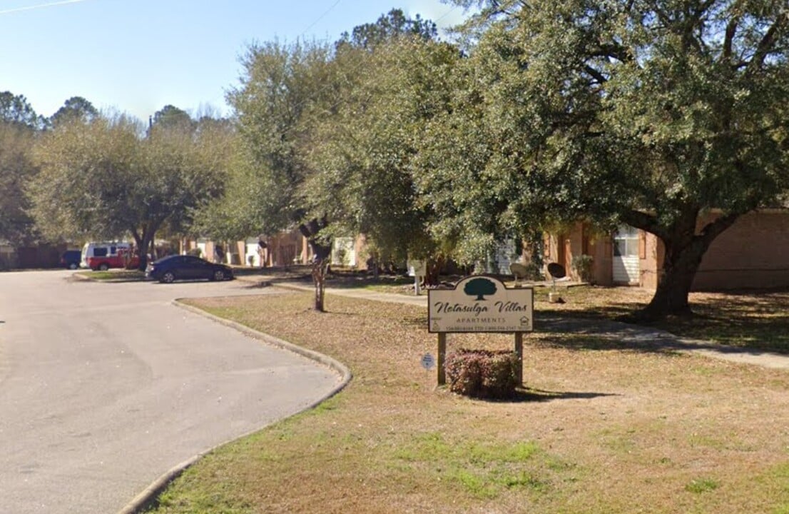 66 Gerald Robinson Dr in Notasulga, AL - Building Photo