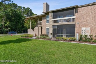 10200 Belle Rive Blvd in Jacksonville, FL - Foto de edificio - Building Photo