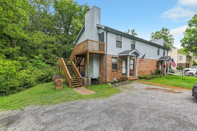 3499 McGavock Pike in Nashville, TN - Foto de edificio - Building Photo