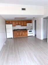 7160 Southgate Blvd in Tamarac, FL - Building Photo - Building Photo