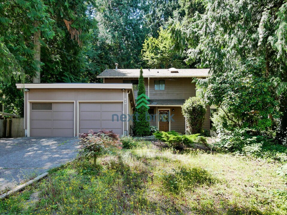 810 Highwood Dr SW in Issaquah, WA - Building Photo