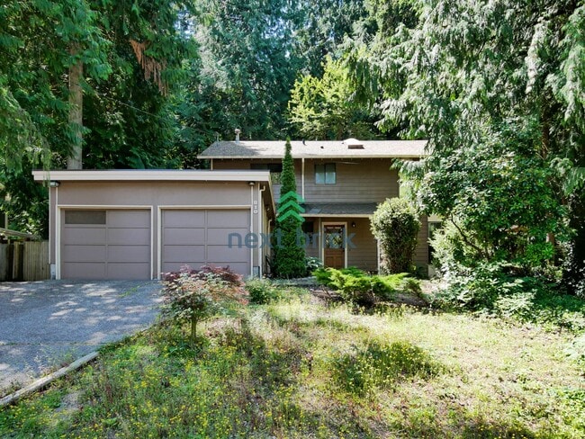 property at 810 Highwood Dr SW