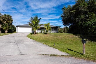 8007 Royal Ct in La Belle, FL - Building Photo - Building Photo