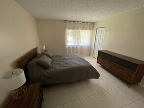 4988 Sable Pine Cir in West Palm Beach, FL - Building Photo - Building Photo
