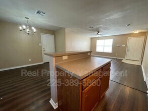 23550 Wellington Ave in Denham Springs, LA - Building Photo - Building Photo
