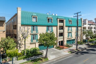 Ross Manor in Santa Ana, CA - Building Photo