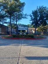 18839 S Memorial Dr in Humble, TX - Building Photo - Building Photo