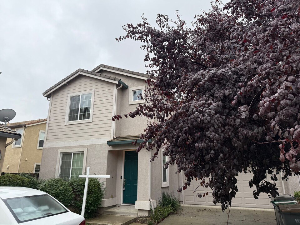 2833 Wren St in West Sacramento, CA - Building Photo