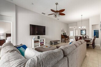 7782 Basnett Cir in Kissimmee, FL - Building Photo - Building Photo