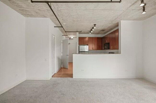 property at 642 S Clark St