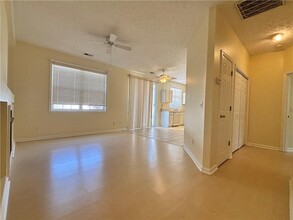 682 Bedford Ct in Woodstock, GA - Foto de edificio - Building Photo