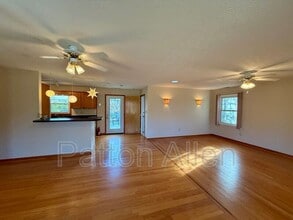 74 Oakdale Dr in Candler, NC - Building Photo - Building Photo