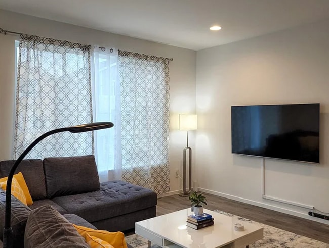 property at 10109 Kings Lndg Ave NW