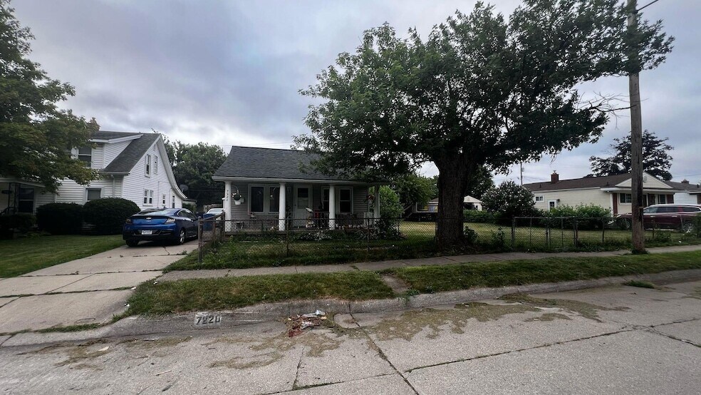 7220 Paige Ave in Warren, MI - Building Photo