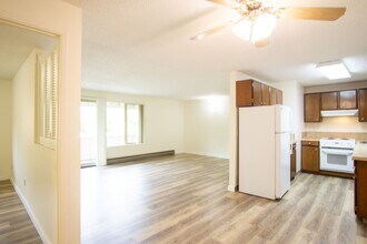 9134 SW Becker Dr in Portland, OR - Building Photo - Building Photo