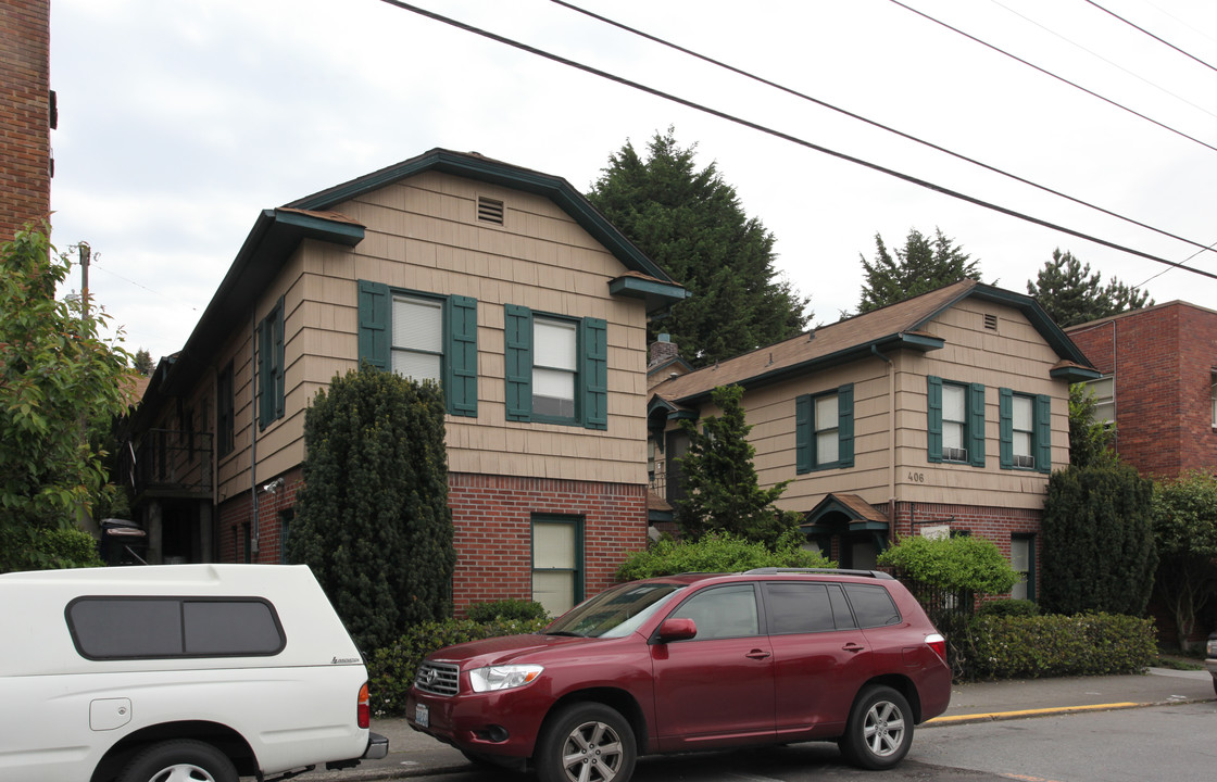 Summit Terrace Apartments in Seattle, WA - Building Photo