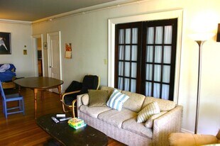 317 St Paul St in Brookline, MA - Building Photo