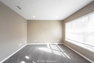 1033 3rd Ave NW in Carmel, IN - Building Photo - Building Photo