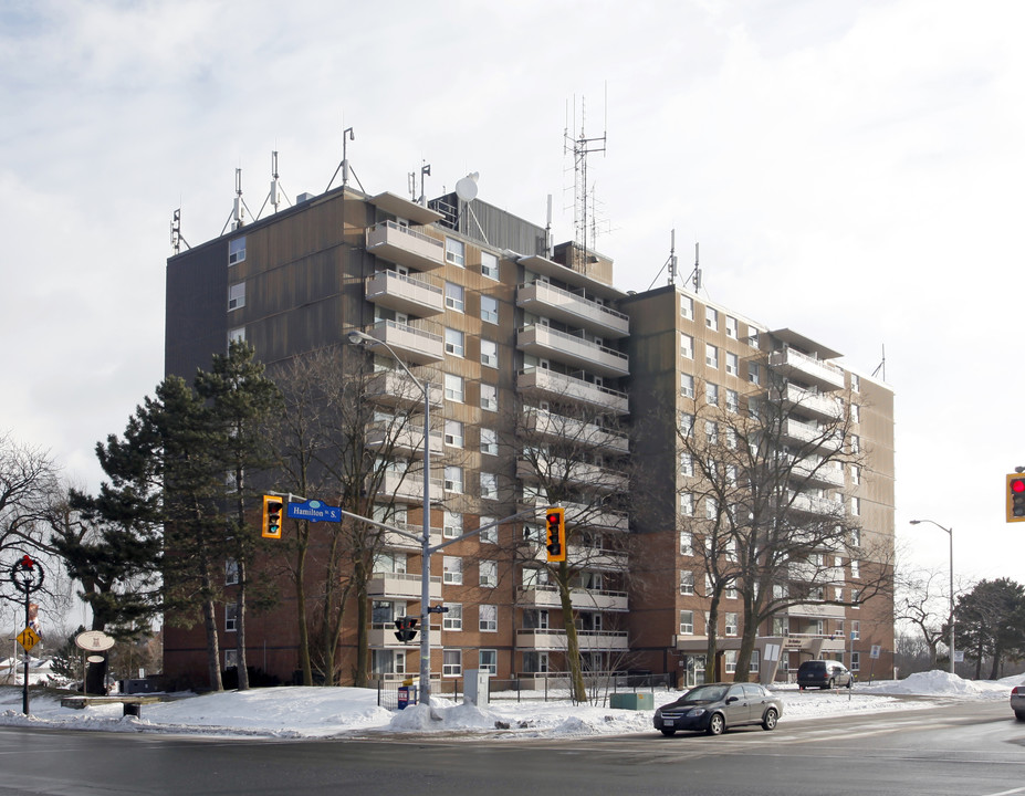 Braeburn in Hamilton, ON - Building Photo